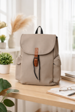 حقيبة ظهر كاجوال مع حزام غلق جلدي ، تصميم عصري مناسب  للسفر و الدراسة و العمل