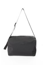 حقيبة جيم و السفر  ضد الماء   - اسود